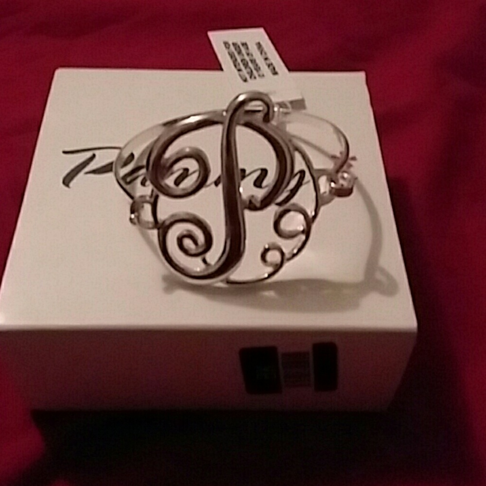 Somewhat small "P" bracelet